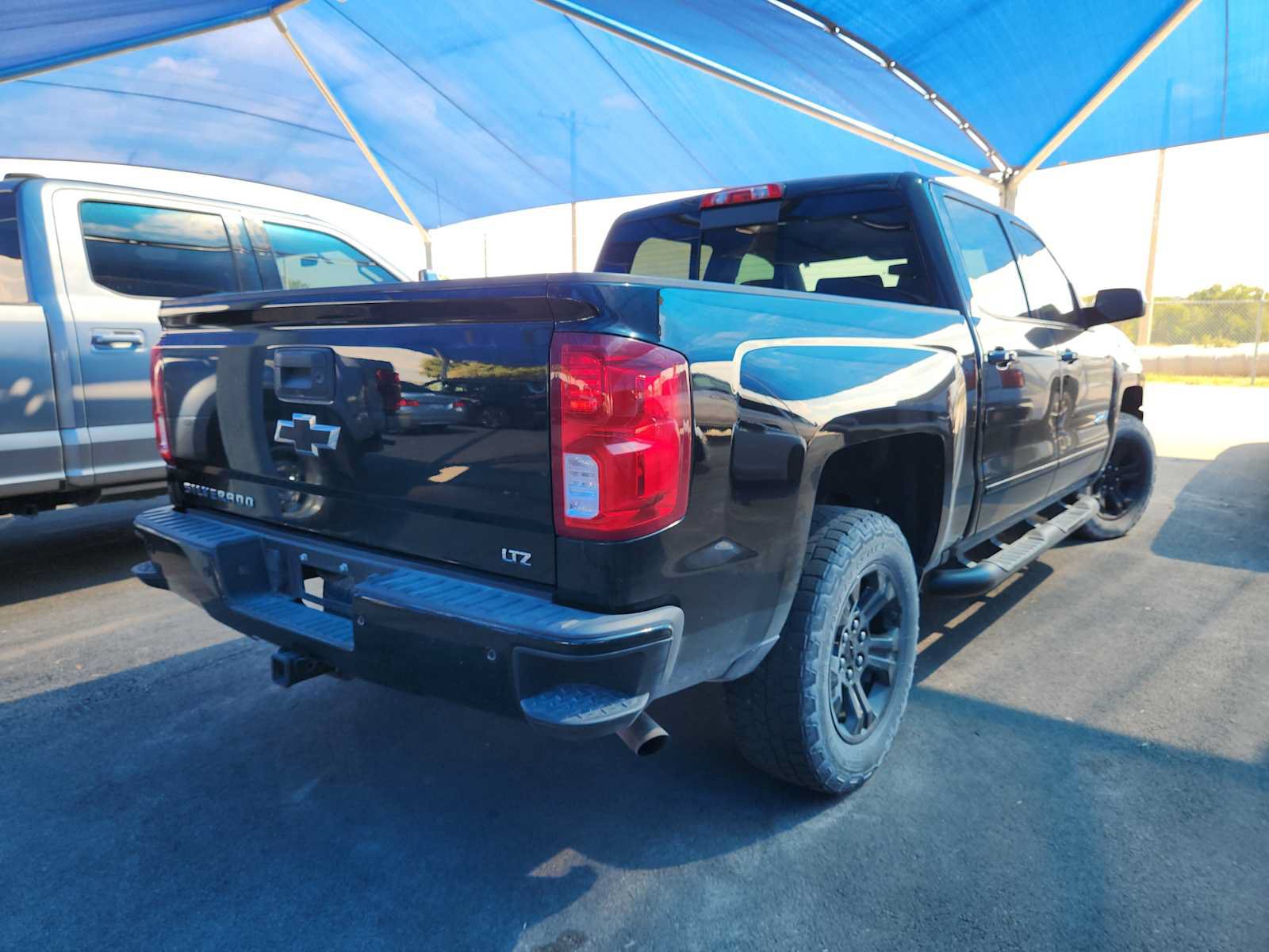 Used 2017 Chevrolet Silverado 1500 LTZ Z71 w/ Midnight Edition AWD/4WD image 4