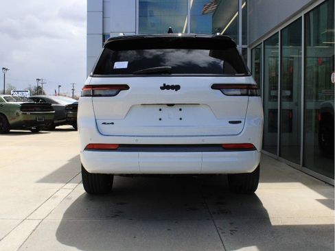New 2026 Jeep Grand Cherokee L Summit w/ Obsidian Package AWD/4WD image 7