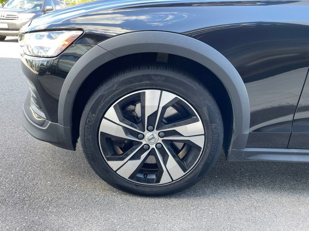 Used 2020 Volvo V60 T5 Cross Country w/ Protection Package Premier AWD/4WD image 9