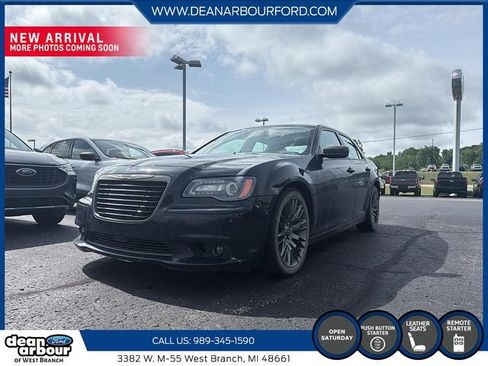 Used 2014 Chrysler 300 C RWD image 1