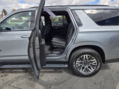 Used 2025 Chevrolet Tahoe Z71 AWD/4WD image 16