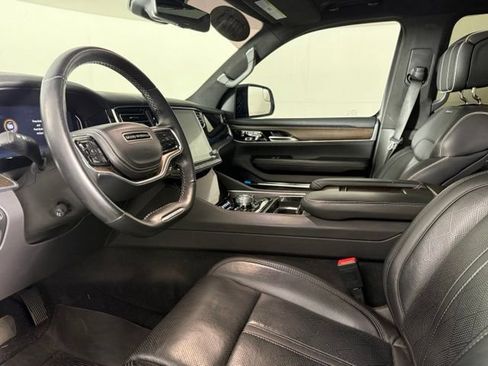 Used 2023 Jeep Grand Wagoneer Series II AWD/4WD image 6