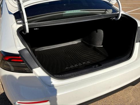 Used 2023 Honda Accord EX image 17