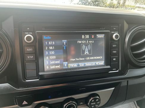 Used 2018 Toyota Tacoma SR image 20