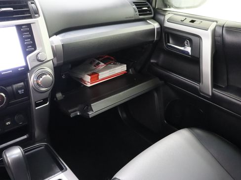Used 2022 Toyota 4Runner SR5 Premium w/ Moonroof Package RWD image 25