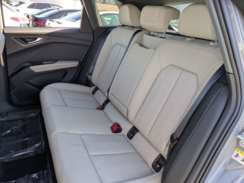 Used 2025 Audi Q4 e-tron Premium w/ Convenience Package AWD/4WD image 31