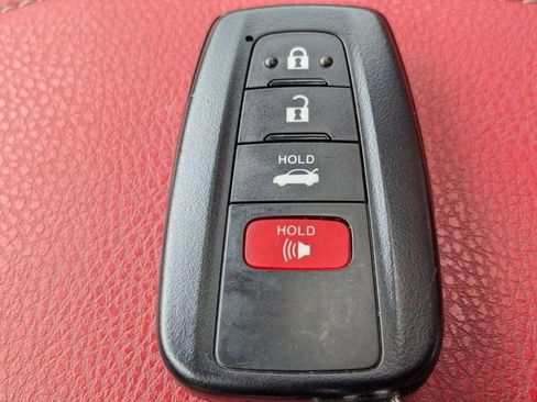 Used 2020 Toyota Camry XSE FWD image 32