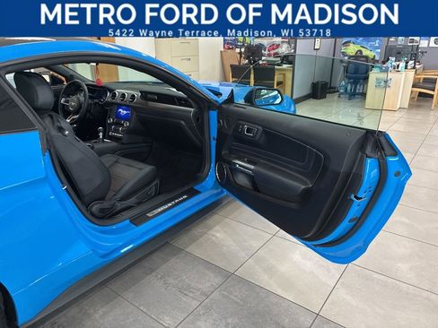 Used 2022 Ford Mustang GT Premium w/ Equipment Group 401A RWD image 40