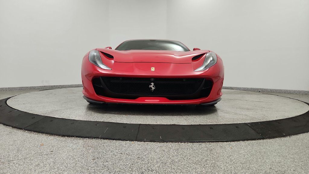 Used 2018 Ferrari 812 Superfast RWD image 10