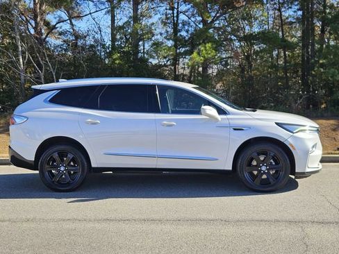 Used 2023 Buick Enclave Essence w/ Sport Touring Edition image 3