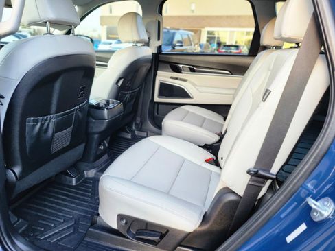 Used 2024 Kia Telluride S w/ S Sunroof Package image 16