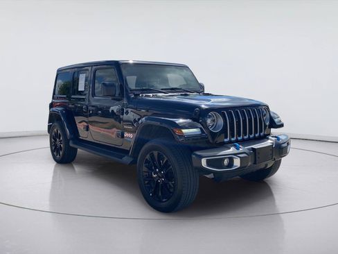 Used 2022 Jeep Wrangler Unlimited Sahara w/ Cold Weather Group AWD/4WD image 7