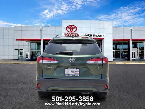 Used 2022 Toyota Corolla Cross LE FWD image 4