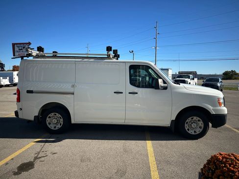 Used 2019 Nissan NV 2500 SV image 9