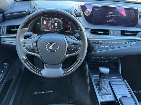 Used 2020 Lexus ES 300h w/ Premium Package image 18