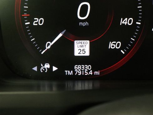 Used 2022 Volvo XC90 T6 Momentum w/ Advanced Package AWD/4WD image 34