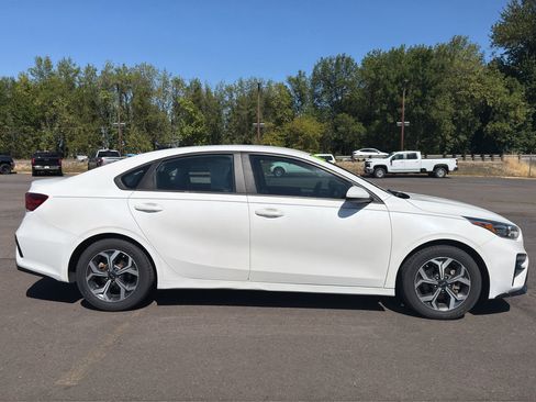 Used 2021 Kia Forte LXS FWD image 24
