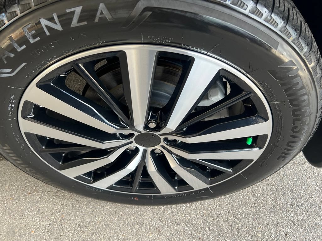 Certified 2024 Nissan Pathfinder Platinum AWD/4WD image 44