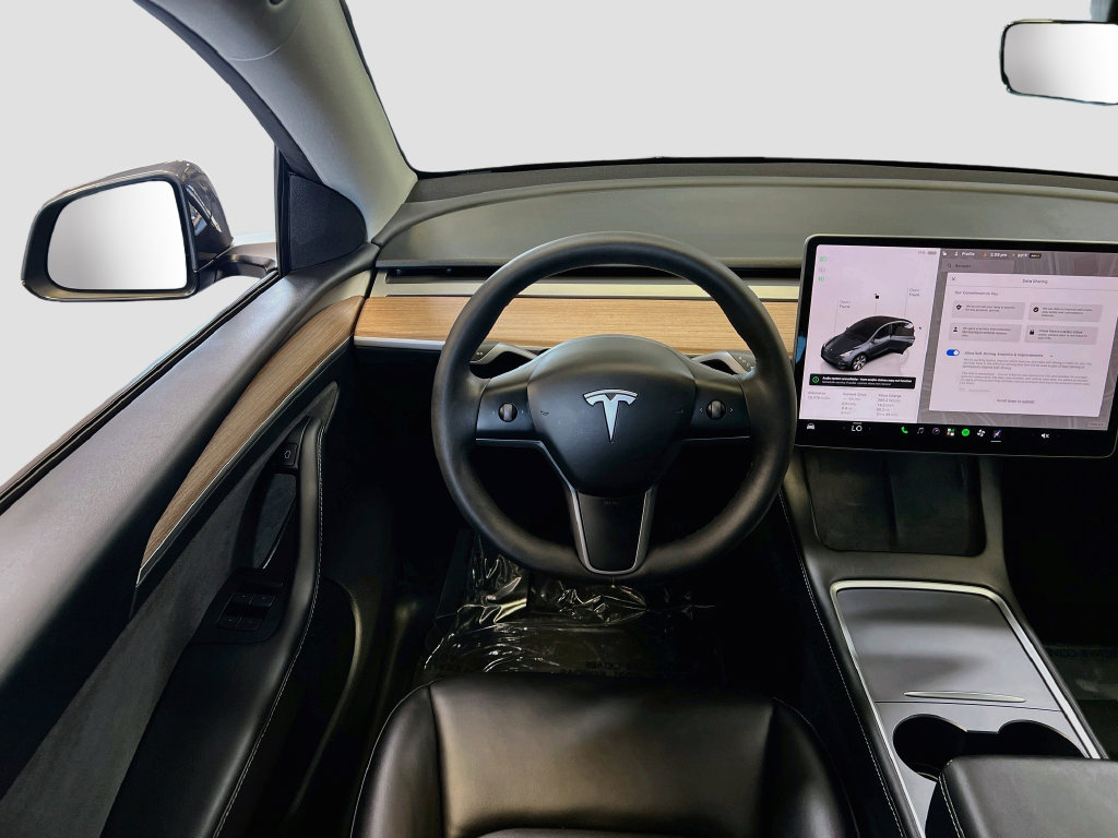 Used 2023 Tesla Model Y 2WD image 21
