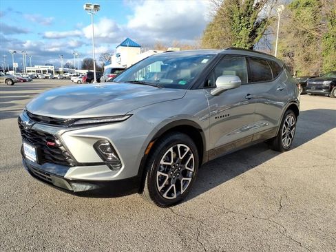 Used 2025 Chevrolet Blazer RS image 8