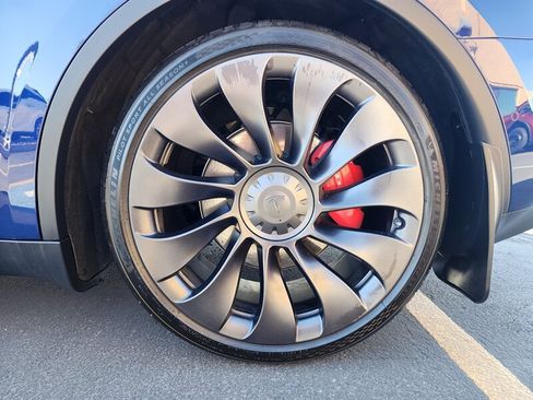 Used 2022 Tesla Model Y Performance AWD/4WD image 18
