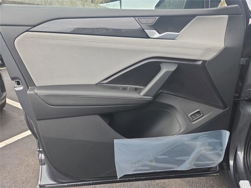 New 2026 Volkswagen Tiguan SE R-Line image 12