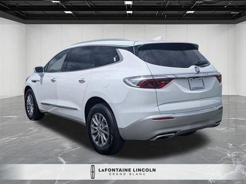 Used 2023 Buick Enclave Essence FWD image 3