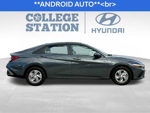 Used 2024 Hyundai Elantra SE image 9