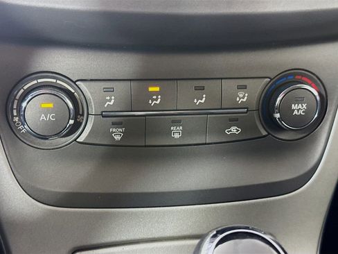Used 2013 Nissan Sentra S FWD image 16