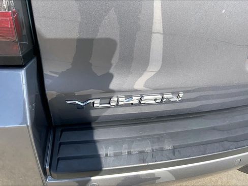 Used 2019 GMC Yukon SLT AWD/4WD image 10