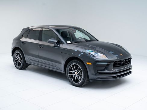Certified 2025 Porsche Macan AWD/4WD image 7