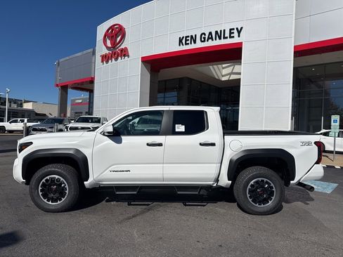 New 2025 Toyota Tacoma TRD Off-Road image 2