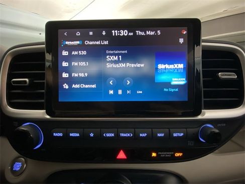 Used 2024 Hyundai Venue Limited image 16