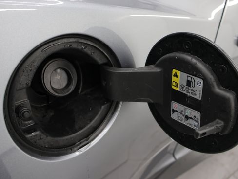 Used 2021 Chevrolet Camaro ZL1 RWD image 27
