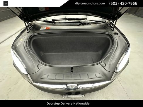 Used 2018 Tesla Model X 75D image 41