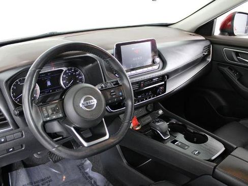 Certified 2021 Nissan Rogue SV w/ Premium Package image 19