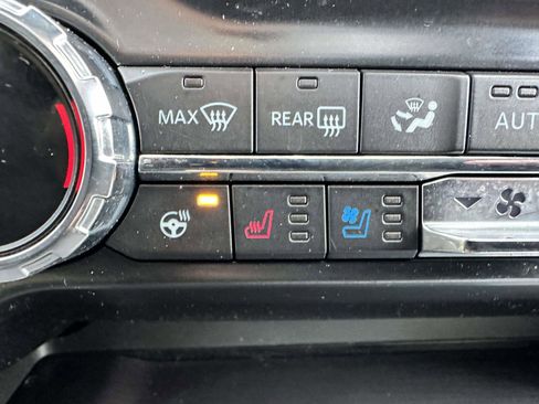 Used 2022 Ford F150 Lariat w/ Equipment Group 502A High image 27