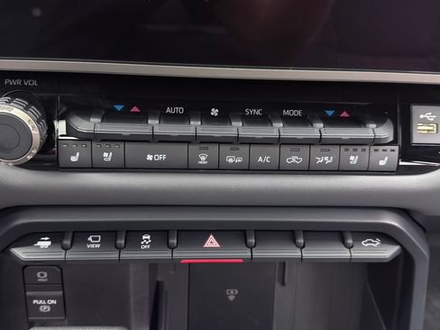 Used 2026 Toyota Tundra Capstone AWD/4WD image 36