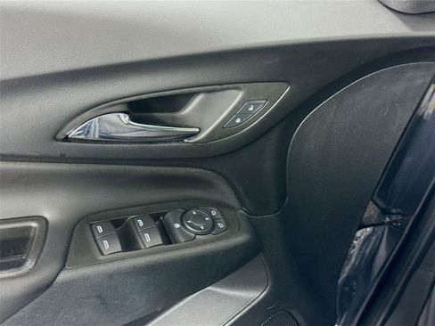 Used 2023 Chevrolet Equinox LT AWD/4WD image 11