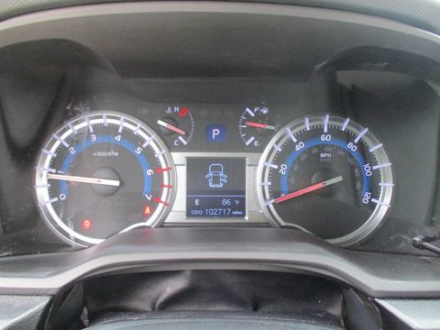 Used 2017 Toyota 4Runner SR5 Premium image 14