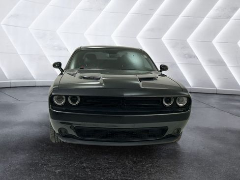 Used 2019 Dodge Challenger SXT w/ Blacktop Package RWD image 2