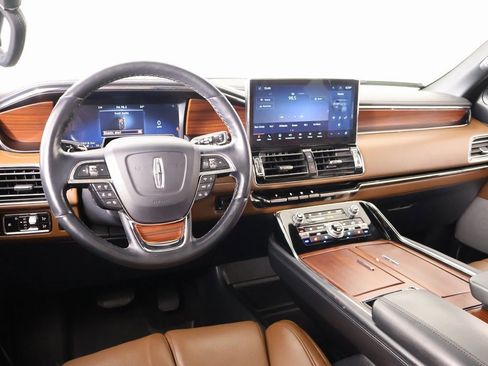 Certified 2023 Lincoln Navigator L Reserve image 2