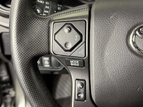 Used 2022 Toyota Tacoma TRD Off-Road AWD/4WD image 22