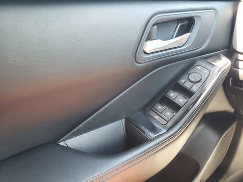 Used 2024 Nissan Rogue SV AWD/4WD image 13