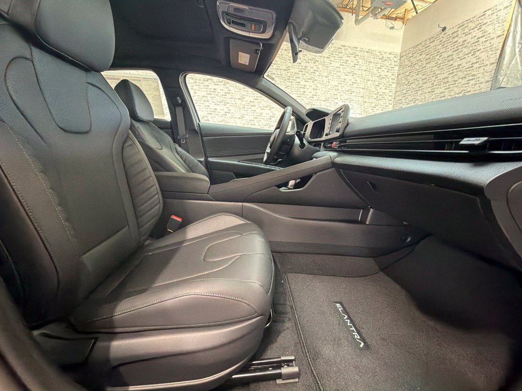 New 2026 Hyundai Elantra SEL Sport FWD image 11