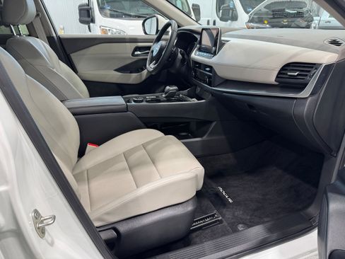Used 2023 Nissan Rogue SV w/ SV Premium B Package AWD/4WD image 12