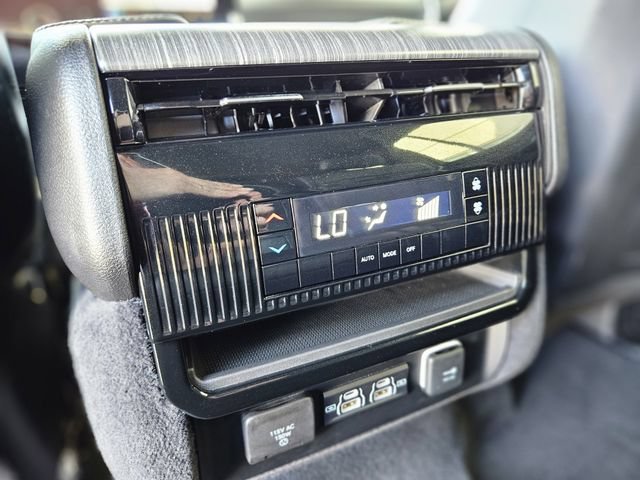 Used 2024 Jeep Wagoneer L Series II RWD image 29