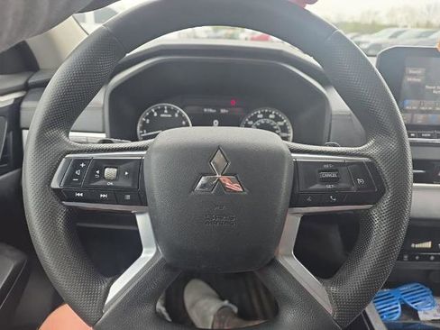 Used 2022 Mitsubishi Outlander ES AWD/4WD image 46