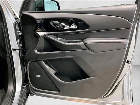 Certified 2023 Chevrolet Traverse RS FWD image 19