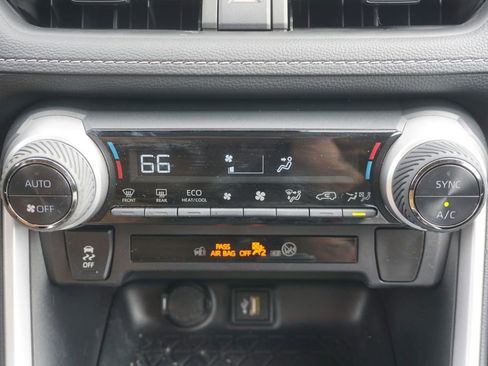 Used 2025 Toyota RAV4 LE AWD/4WD image 10
